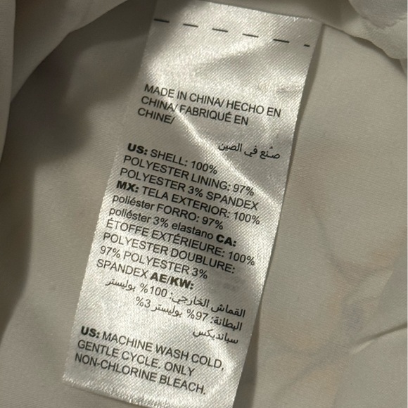 🏷️NWT WHBM “Ophelia Floral Ecru” Smocked Waist Blouse Size 10 - Picture 4 of 6